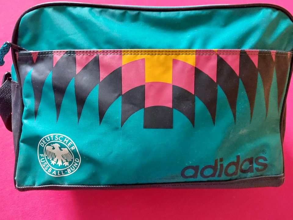 " Deutscher Fußballbund  " Adidas Sporttasche in Wenden