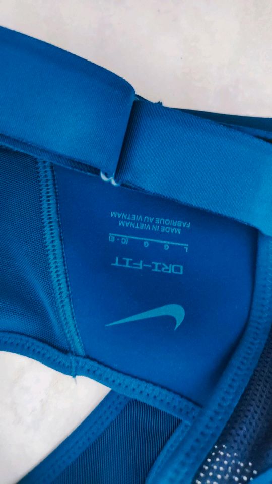Nike Sport BH Dri-Fit blau Größe A-B / C-E in Berlin
