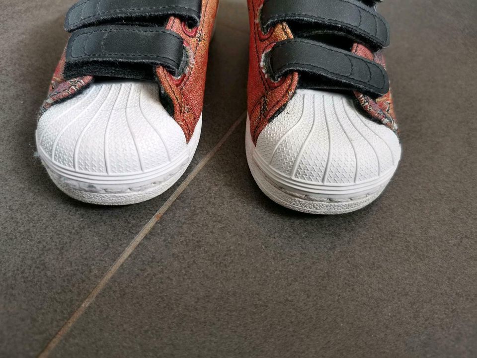 Adidas Allstars Kinder Sneakers von Star Wars, Größe 28,Skywalker in Bietigheim