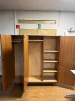 DDR- Kleiderschrank aus Holz Sachsen - Oschatz Vorschau