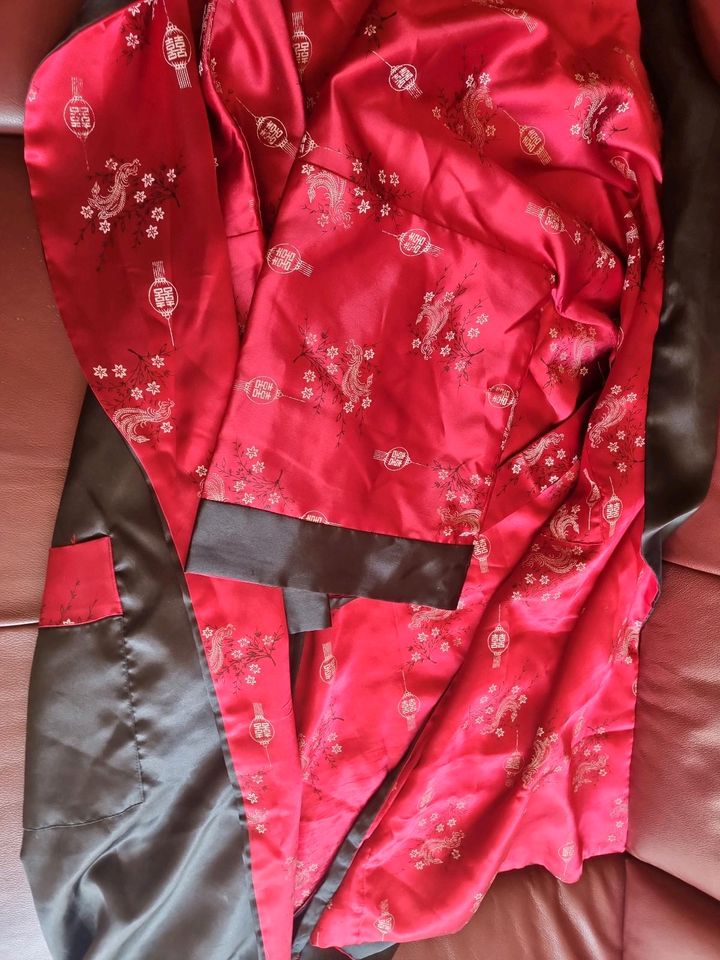 Bademantel asiatisch rot oder schwarz gr. XL Top ok Thailand in Gersthofen