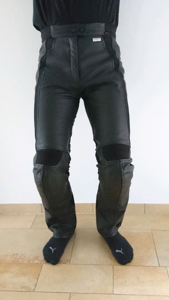 FLM Damen Leder Kombihose Motorrad Lederhose schwarz Gr. 38 in Beilngries