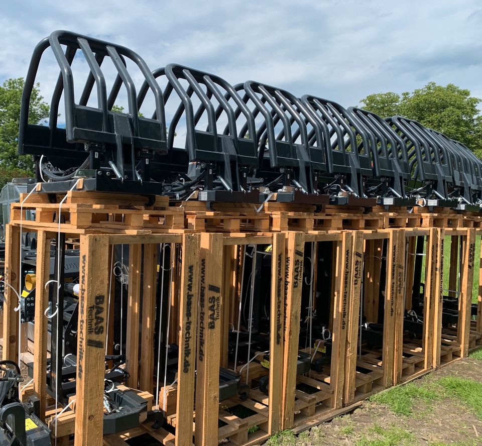 Ballenzange BAAS Technik für Folienballen in Ebersberg