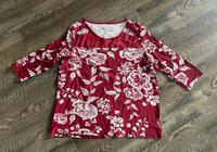 Shirt / Oberteil / Tunika / Größe 44 / rot mit weißen Blumen Schleswig-Holstein - Selent Vorschau