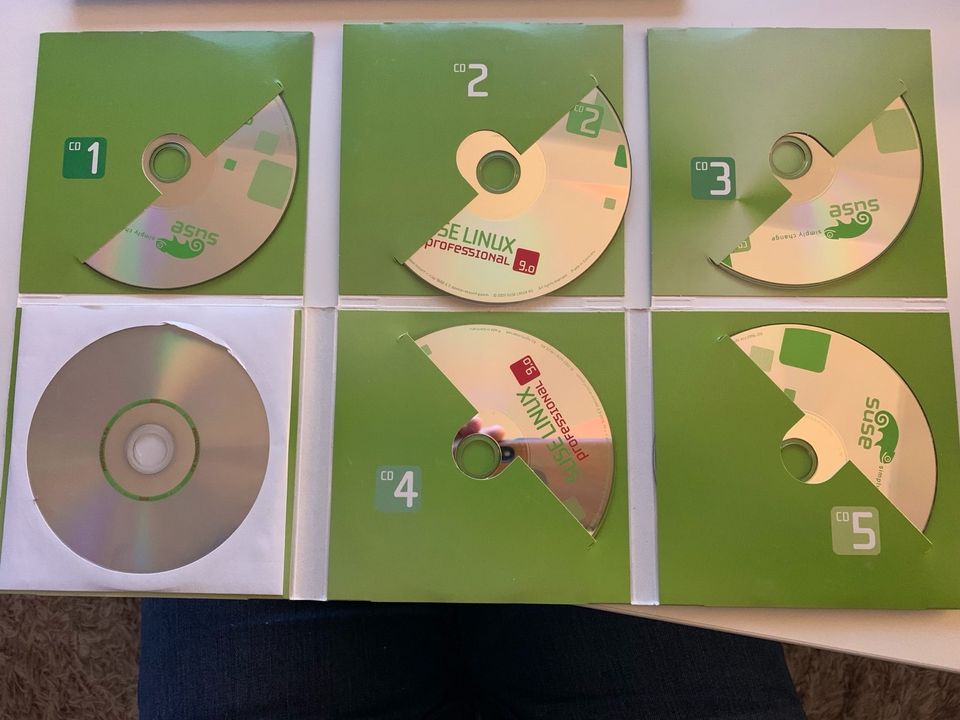 openSuse 9.0 Professional CD/DVD Box in Borgstedt