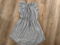 Sommerkleid in weiß mit schwarzen Punkten, Gr. 38 von H&M Niedersachsen - Fredenbeck Vorschau