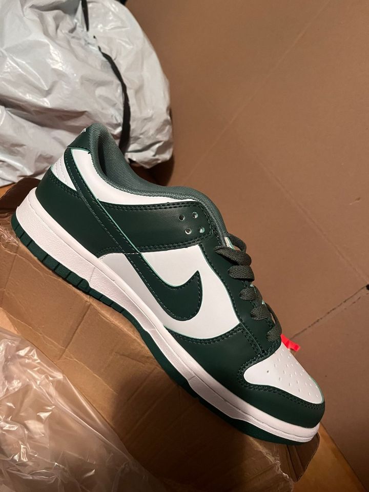 Neue! Nike Dunk Low Retro Team Michigan State Gr. 41 in Königsbrunn