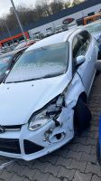 FORD FOCUS MK3 KOMBI BJ 13 Frost Weiß Schlachtfest Teile Karosse Nordrhein-Westfalen - Bergkamen Vorschau