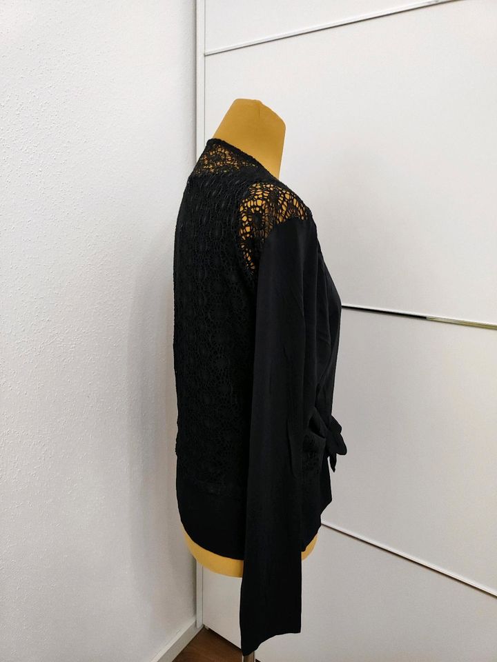 Damen Shirt mit Cardigan Größe 40 L schwarz Strickmuster in Mainburg