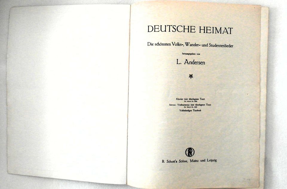 4 alte Notenhefte Klavier ca 100 Jahre alt insgesamt 330 Seiten in Bad Nauheim