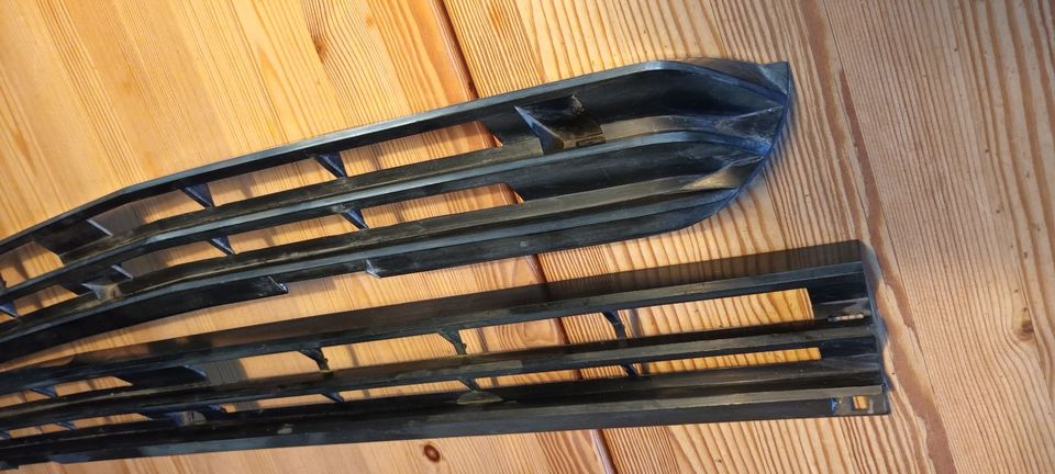 VW Passat B2, 32b, ?,  Lüftungsgitter Frontspoiler in Estorf