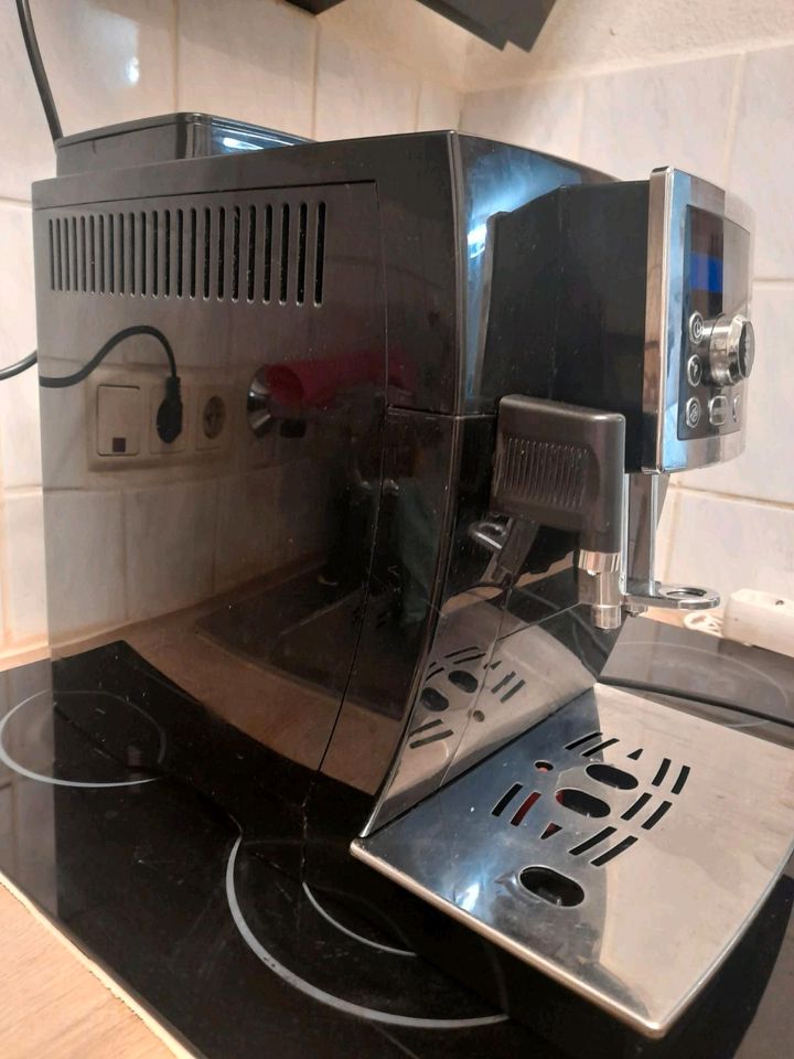Kaffeevollautomat Delonghi in Berlin