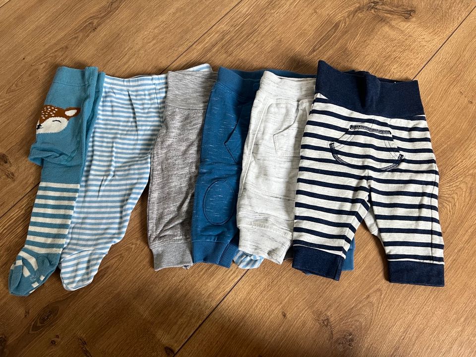 Babyset Kleidungspaket 9 Teile Jungen Oberteile Hosen Gr. 56 in Hollenstedt