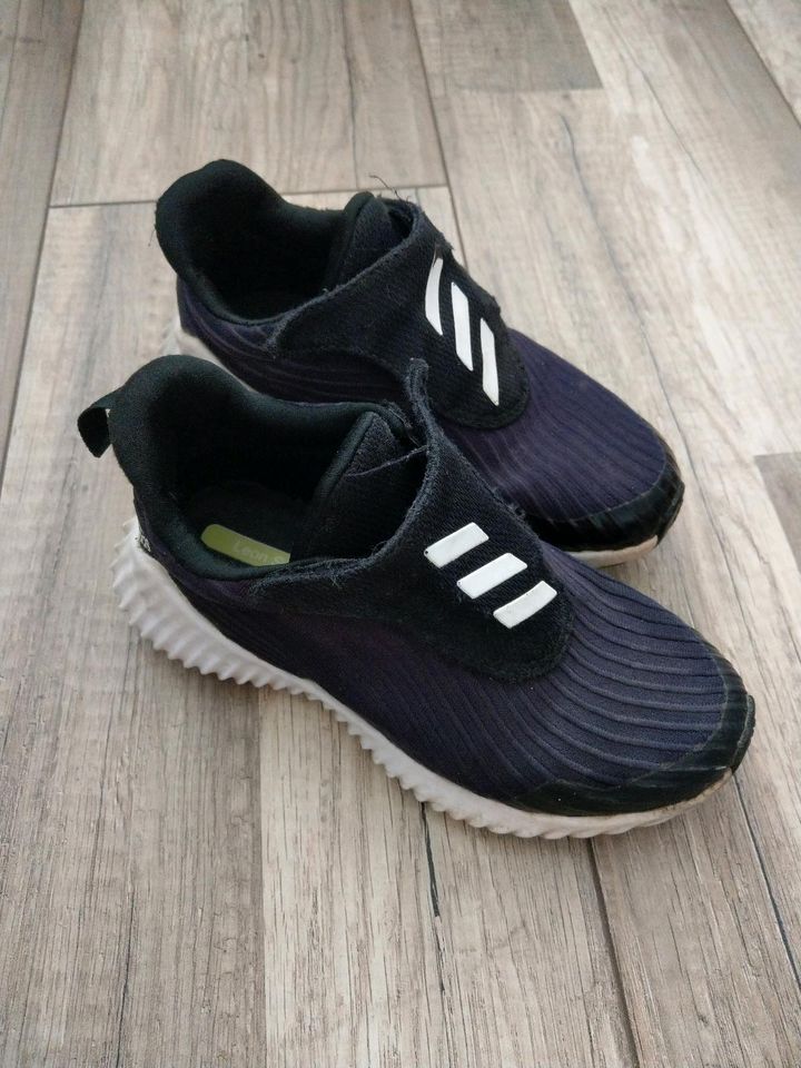 Jungen Schuhe von Adidas in der Größe 29 in Lahnstein