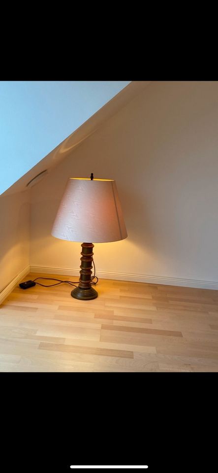 Vintage Stehlampe aus Holz antik Lampe antik in Heiligenhaus