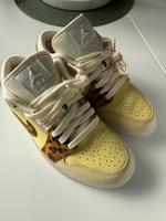 Nike Air Jordan 1 Low gelb / Leo-Print Special Edition / NEU Nordrhein-Westfalen - Marl Vorschau