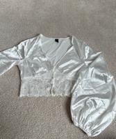 Lockeres Oberteil Bluse Crop top Spitze pufferärmel Nordrhein-Westfalen - Steinhagen Vorschau