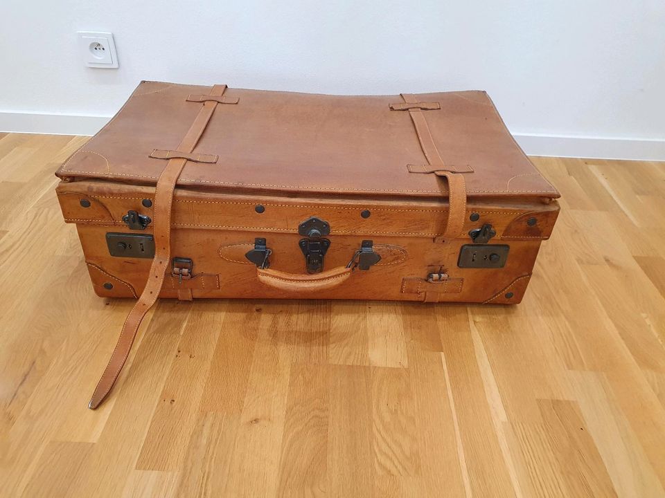 Koffer aus Leder in Starnberg