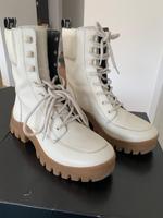 DKNY-Combat Lug Boot neuwertig, Originalpreis 390 EUR Bayern - Aschaffenburg Vorschau