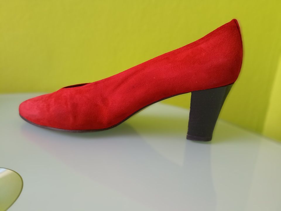 Pumps Wildleder rot Größe 39,5 in München