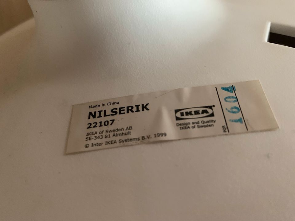 Ikea Nilserik-Sitz/Stehhocker in Berlin
