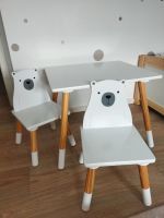 Kindertisch plus zwei süße Stühle Bären Nordrhein-Westfalen - Steinheim Vorschau