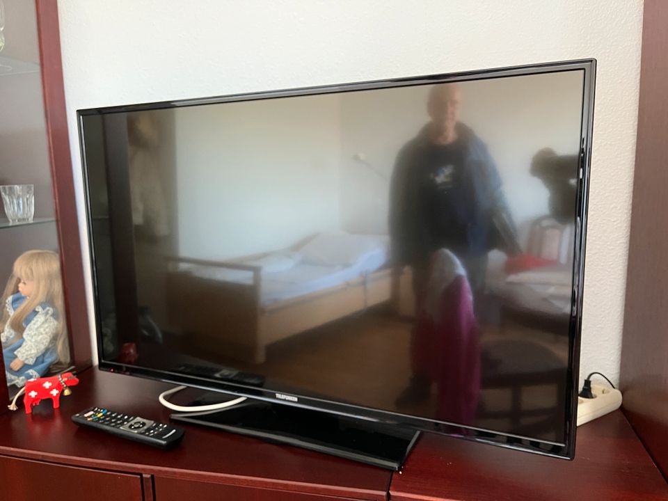 43 Zoll Telefunken Fernseher D43F287N4CW - sehr guter Zustand! in Bremen