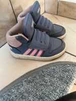 Adidas Schuhe in 26 Niedersachsen - Wiefelstede Vorschau