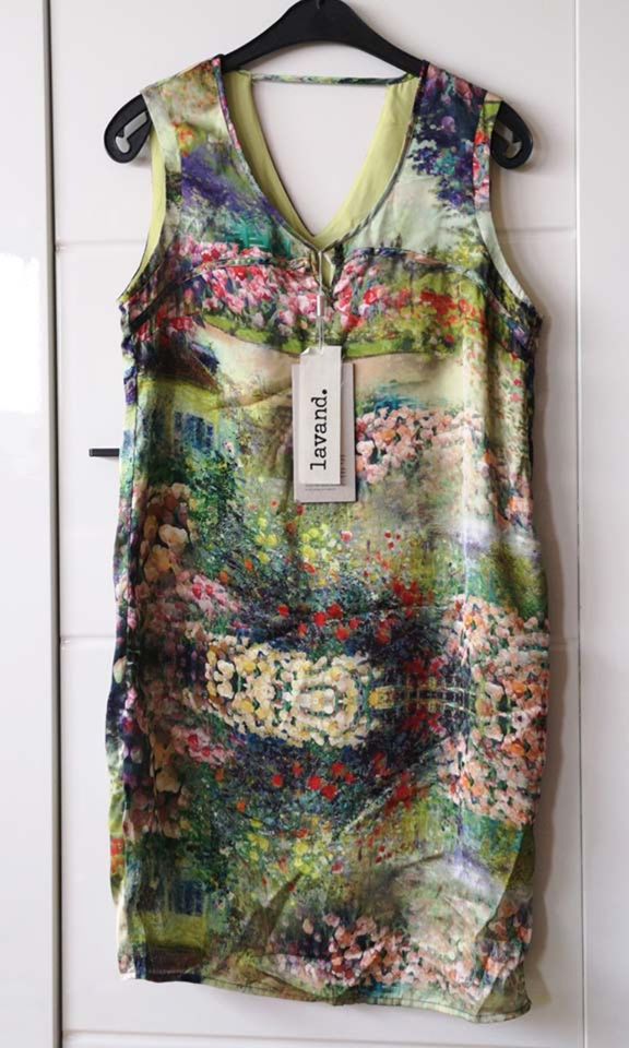 Lavand Kleid Etuikleid Sommerkleid Blütenmeer M 38 in Wickede (Ruhr)