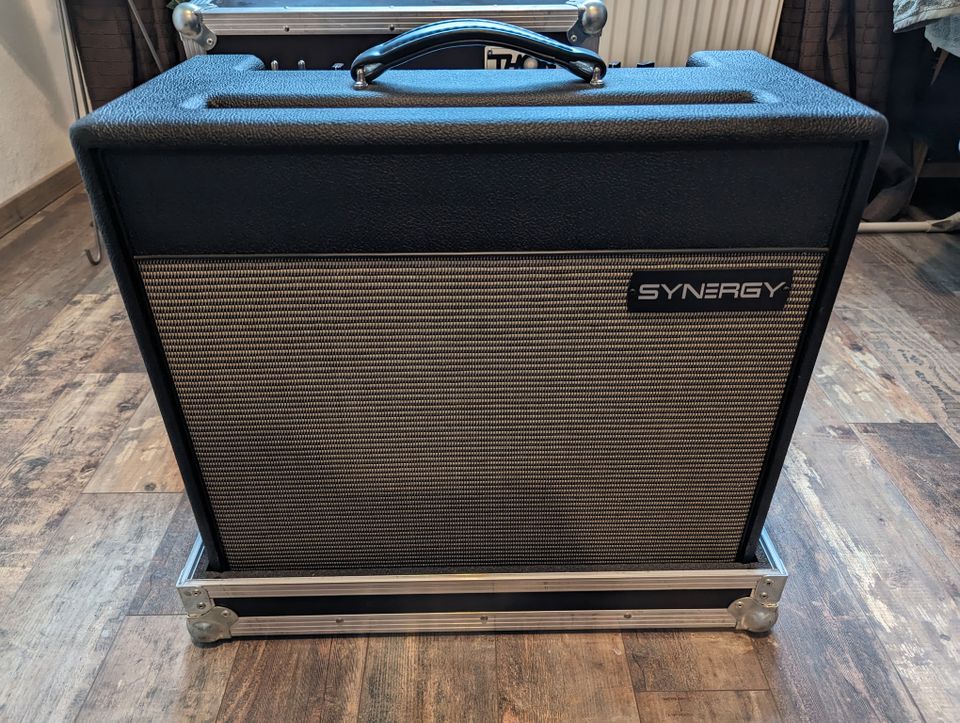 Synergy Syn 30 Combo Amp mit Thon Case Gitarren Verstärker in Seelze