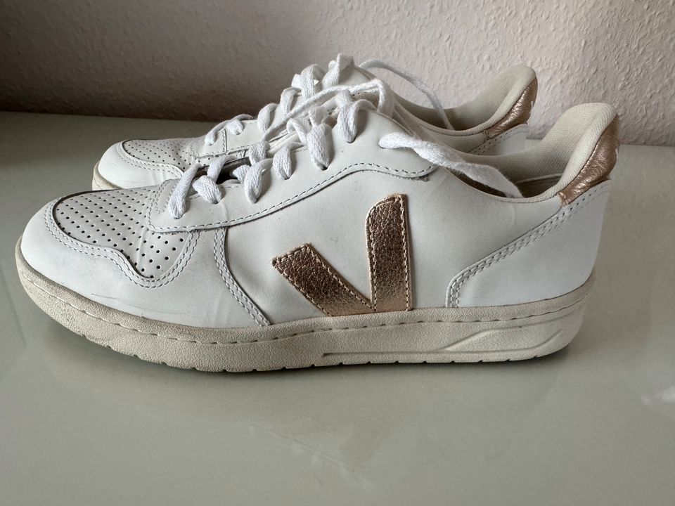 Sneaker, Veja V-10, Extra white Platine , Größe 39, neuwertig in Hannover