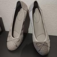 Ballerina hellgrau  Glitzersteinchen Keilabsatz Gr. 39 hellgrau Nordrhein-Westfalen - Swisttal Vorschau