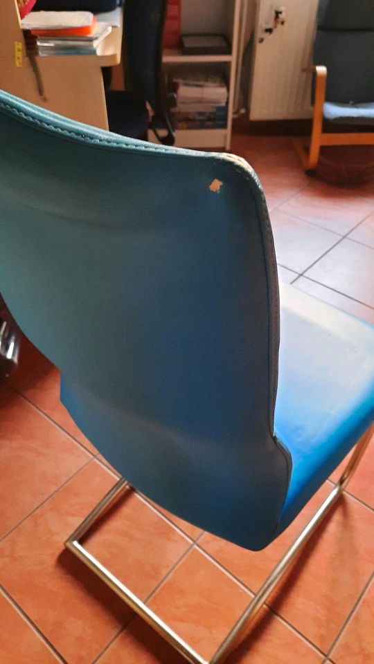 Stuhl mit hoher Lehne in Salzgitter