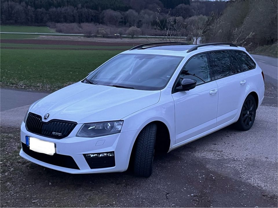 Škoda Octavia RS Kombi AHK ,Panorama, Soundsystem in Kerpen (Eifel)