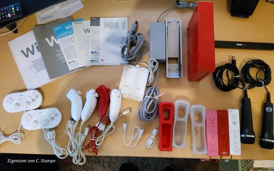 Nintendo Wii Konsole mit viel Zubehör in Königslutter am Elm