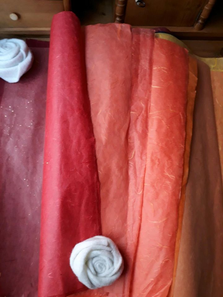 Strohseide/ Seidenpapier riesiges Konvolut - alle Farben in Bergkamen