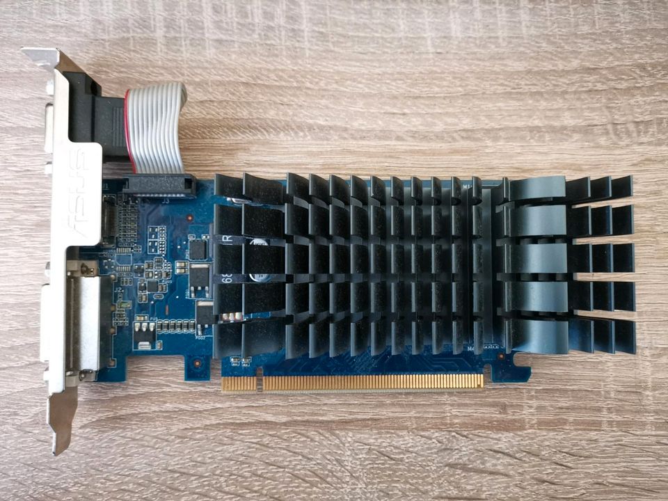 Asus EN210 Silent 1GB DDR3 Grafikkarte in Hamburg