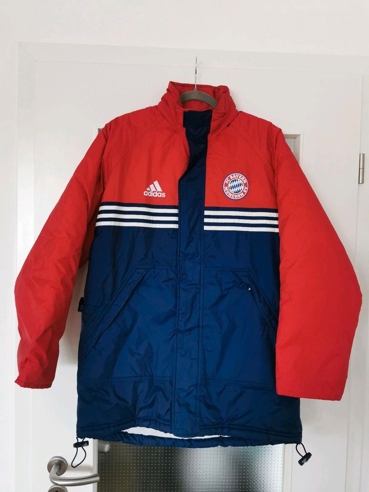 Vintage Adidas FC Bayern München Winterjacke 1998/1999 in München