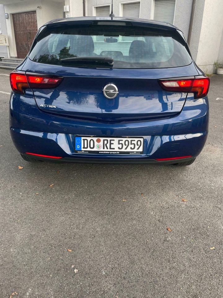 Opel Astra Mietwagen Auto Mieten Autovermietung PKW Leihen in Dortmund