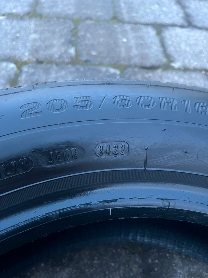 4x Dunlop Winter Sport 5 205/60R16 92H in Ebersbach an der Fils