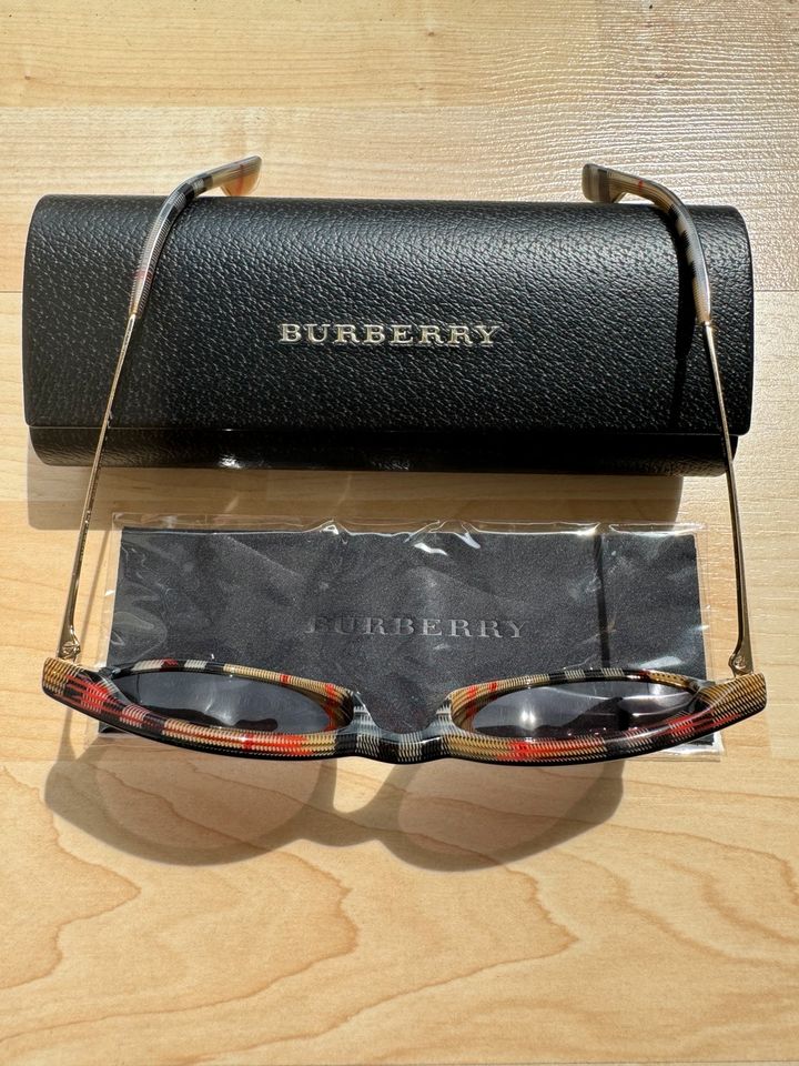BURBERRY-Sonnenbrille-Damen-B 4296 3806 in Pocking
