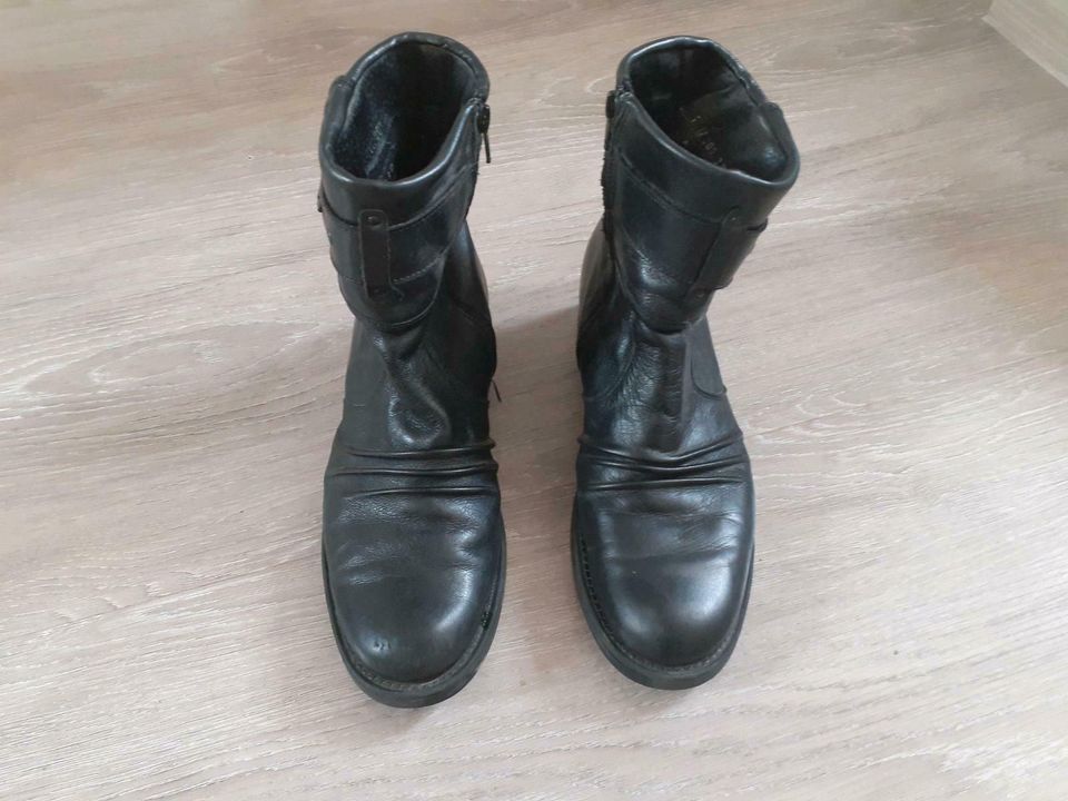 Pesaro Leder Boots Halbstiefel Gr. 39 in Merchweiler