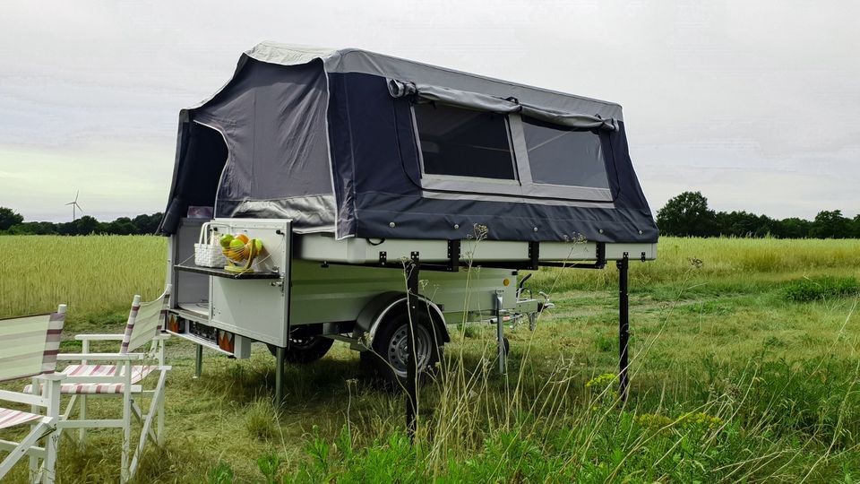 Klappcamper Street  2.0 Zeltanhänger Miniwohnwagen Faltcaravan TPV / Böckmann Kofferanhänger mit Zelt in Syke