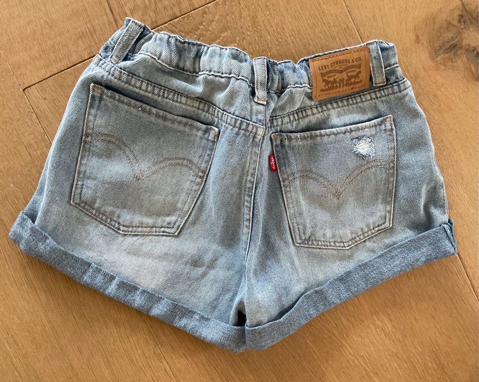 LEVI‘S Girlfriend Shorts Jeans Gr. 164 Mädchen in Erolzheim
