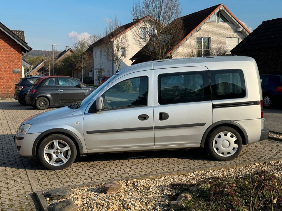 Opel Combo 1.6 CNG Edition in Jülich