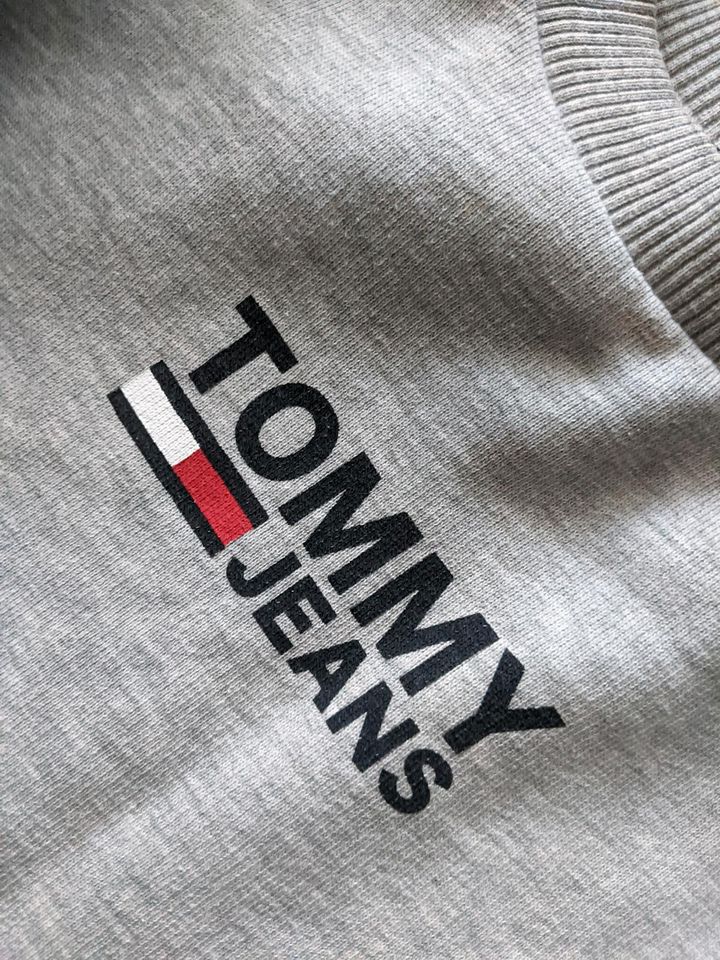 Tommy Jeans Pullover Gr.M in Gangkofen