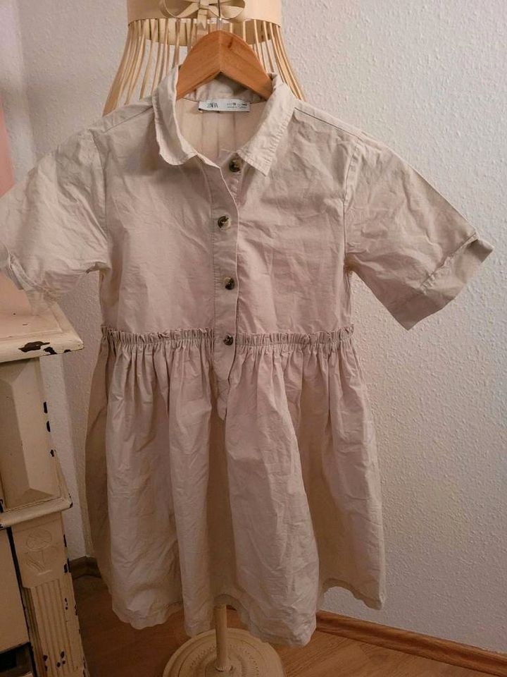 Kleidung Mädchen (Kleider Jumpsuit), Gr. 134/140 in Dresden