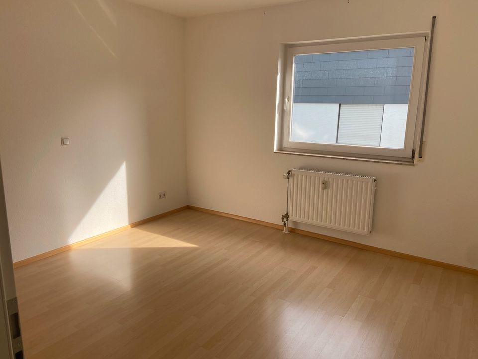 1,5 Zimmer Wohnung mit optionaler Garage Bübingen Berg in Saarbrücken