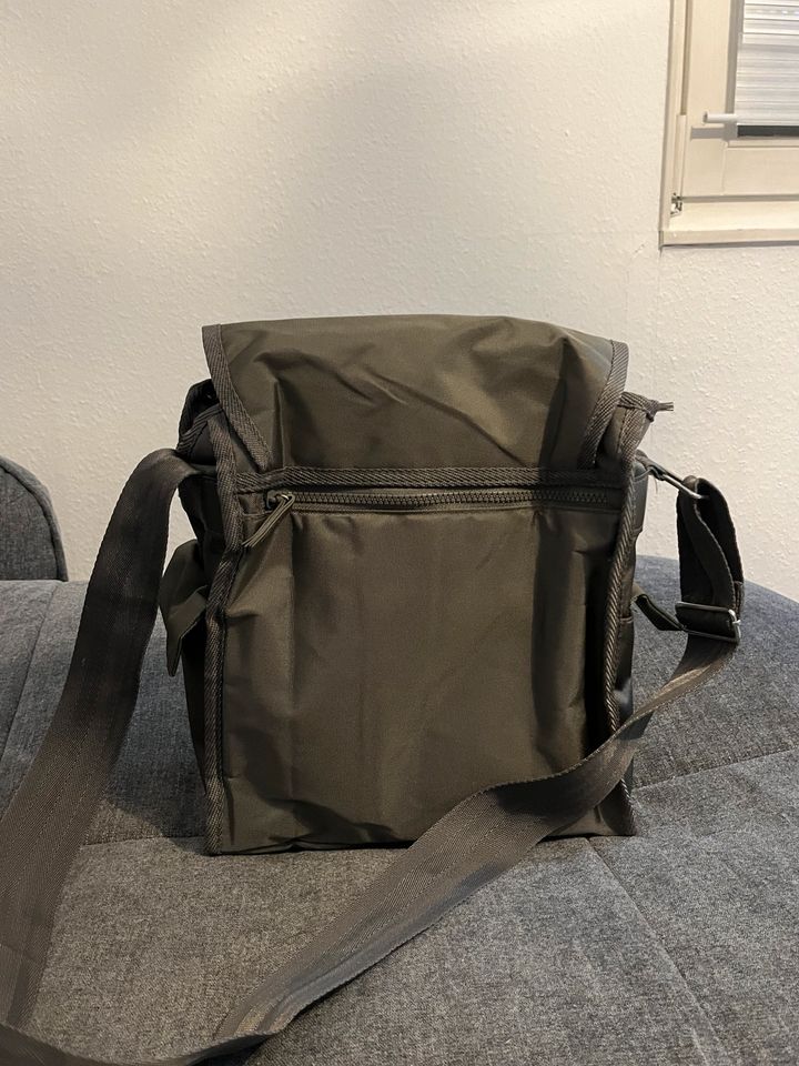 Vintage Oleana Umhängetasche Schultertasche Military Stil Bag in Sankt Augustin