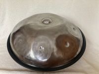 Verkaufe neuwertige D-Moll Edelstahl Handpan von Baur&Brown +Case Berlin - Niederschönhausen Vorschau